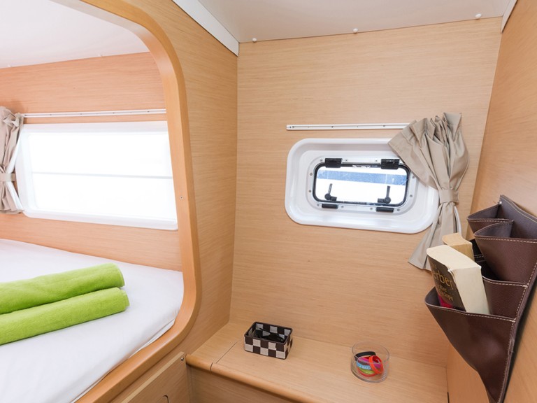 Hire Catamaran with or without skipper Lagoon Lávrio