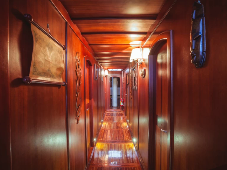 Hire a  Latife Sultan Milazzo