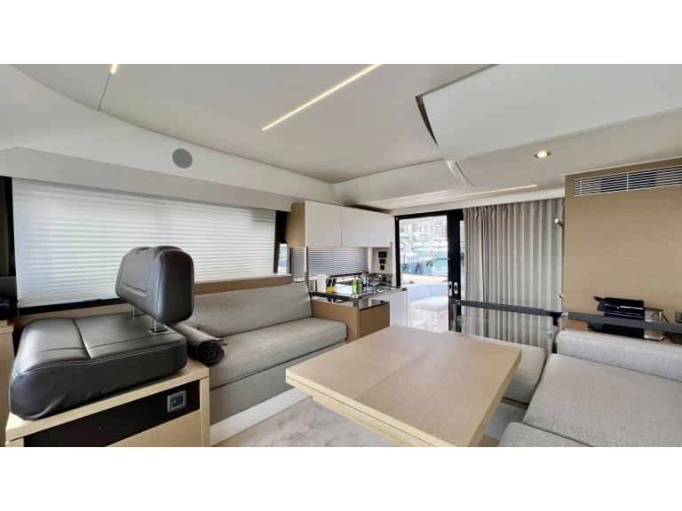 Hire Motorboat with or without skipper Prestige Palma de Mallorca