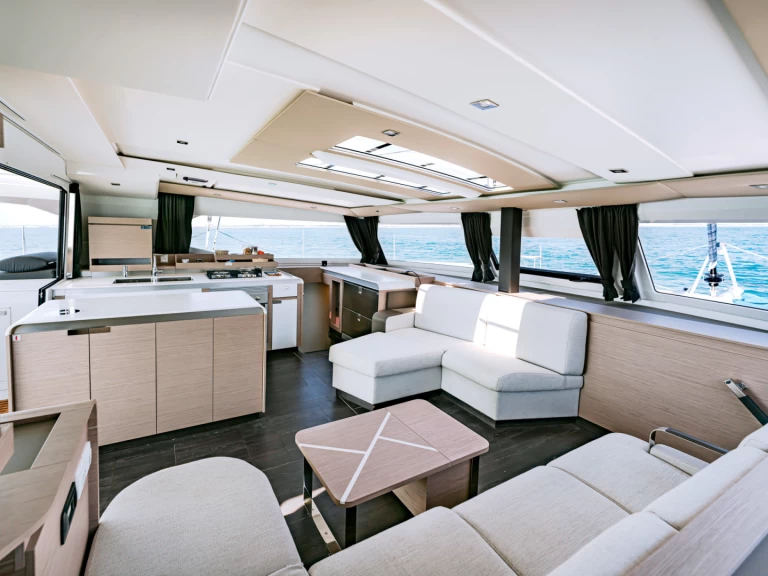 Hire Catamaran with or without skipper Fountaine Pajot Adámas