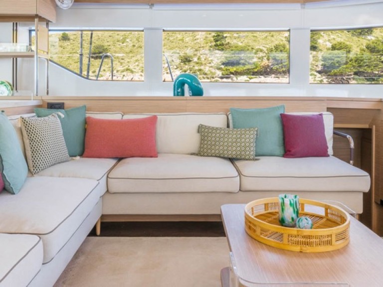 Yacht hire Cugnana Verde cheap Lagoon 60