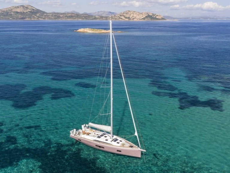 Hire Sailboat Bénéteau with a boat licence