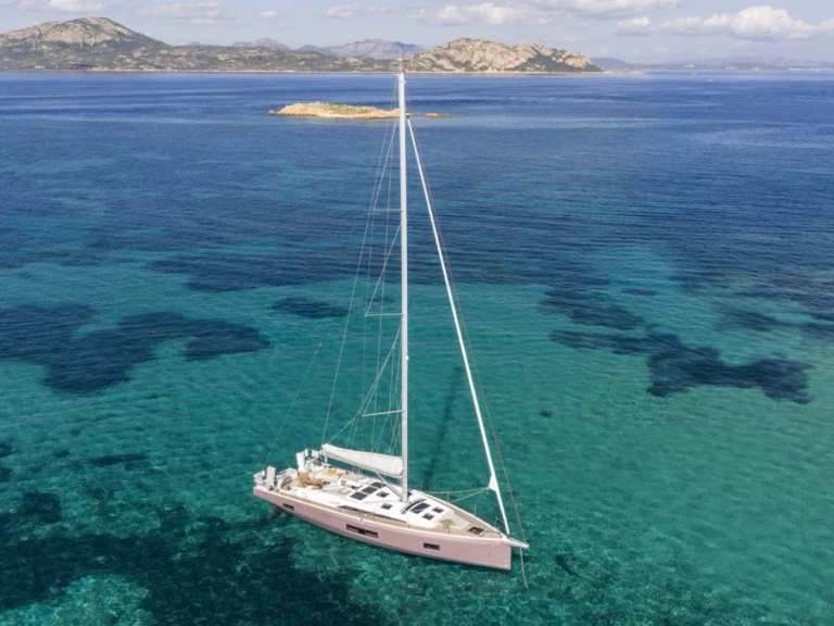 Hire Sailboat Bénéteau with a boat licence