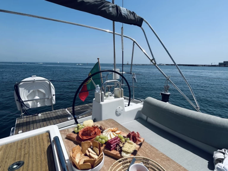 Sailboat hire in Cascais - Dufour Dufour 460 Grand Large