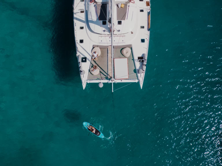 Hire Catamaran Lagoon with a boat licence