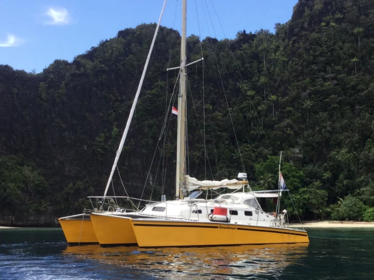 Hire a Telstar 35 El Nido