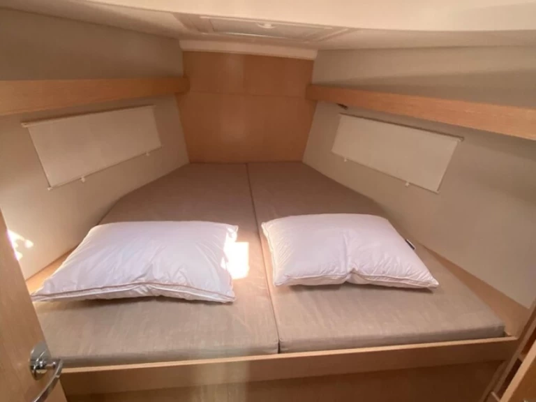 Hire a Bavaria Bavaria C38 Marmaris