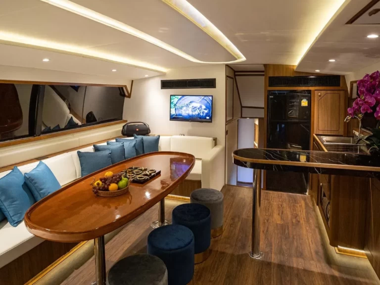 Yacht charter Phuket (City) - Bertram Odyssey 1 on SamBoat