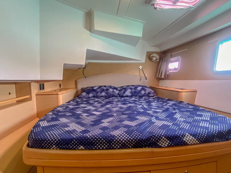 Hire a Lagoon Lagoon 500 Phuket (City)