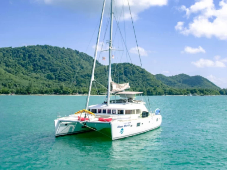 Hire a Lagoon Lagoon 500 Phuket (City)