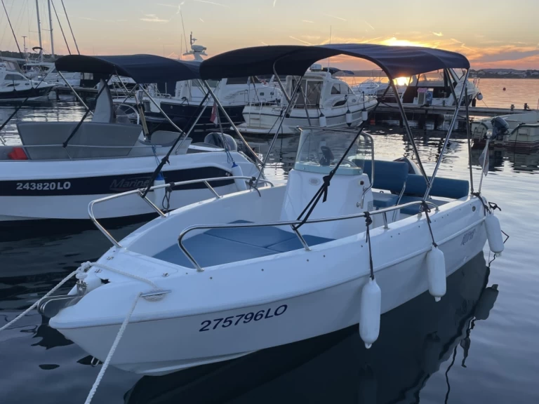 Charter a Aquamar Aquamar 17 in Barbat on Samboat