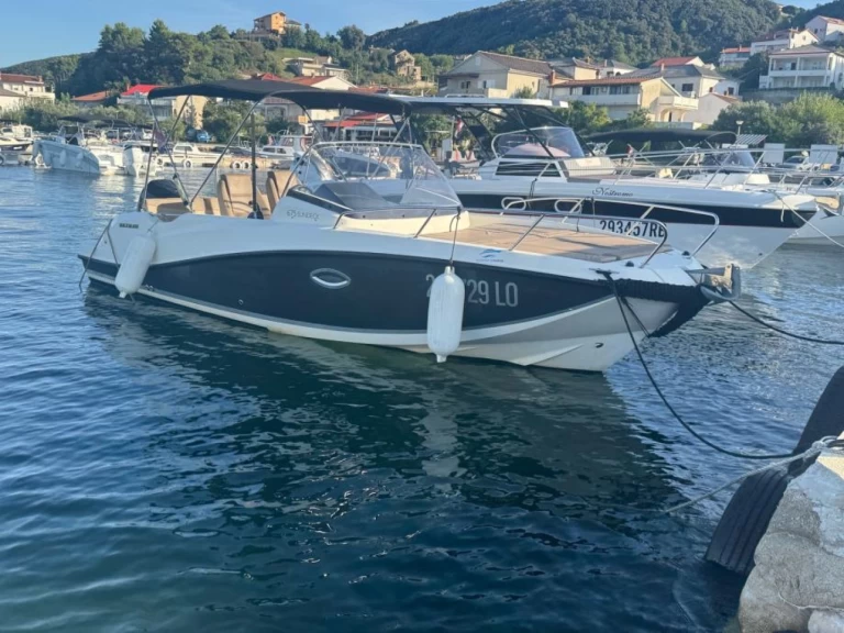 Motorboat hire in Rab - Quicksilver Activ 675 Sundeck