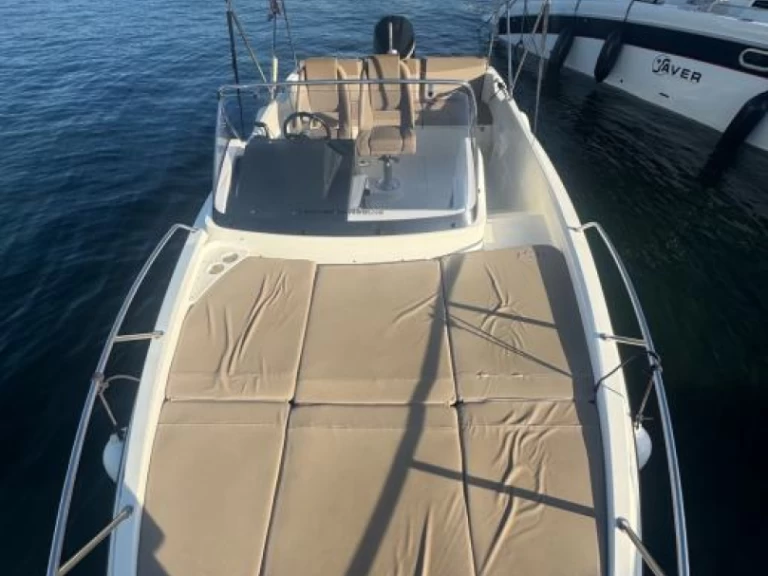 Yacht hire Rab cheap Activ 675 Sundeck