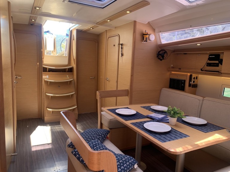 Dufour Dufour 430 Grand Large charter bareboat or skippered in  Préveza