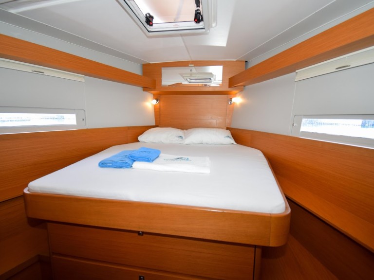 Sailboat hire in Préveza - Dufour Dufour 430 Grand Large