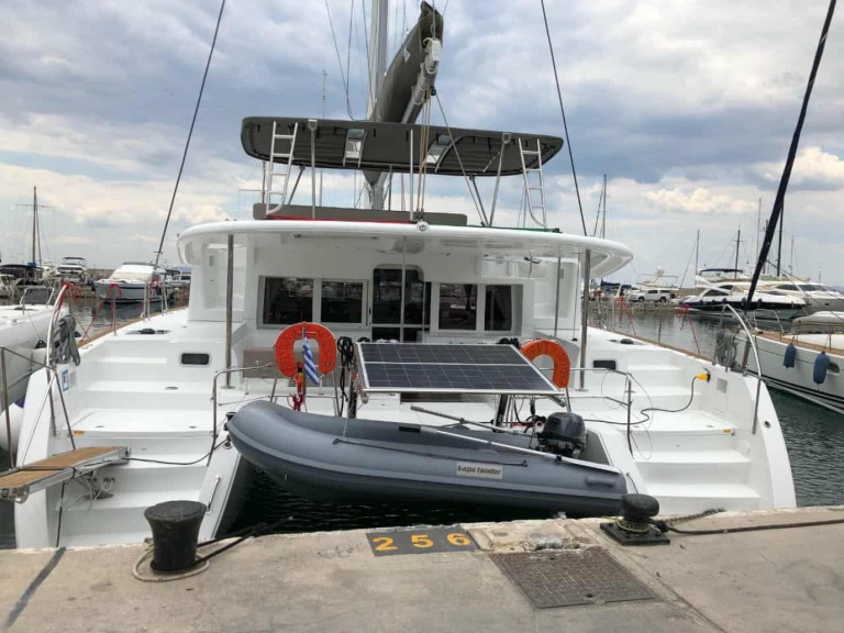 Hire a Lagoon Lagoon 450 F Lefkáda