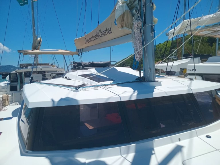 Catamaran hire in Praslin Island - Fountaine Pajot Saona 47