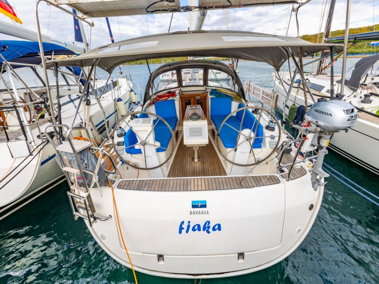 Charter a Bavaria Cruiser 37 in Punat on Samboat