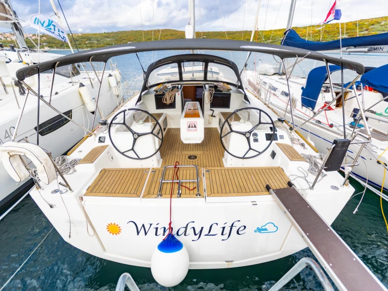 Sailboat hire in Punat - Dufour Dufour 460 Grand Large