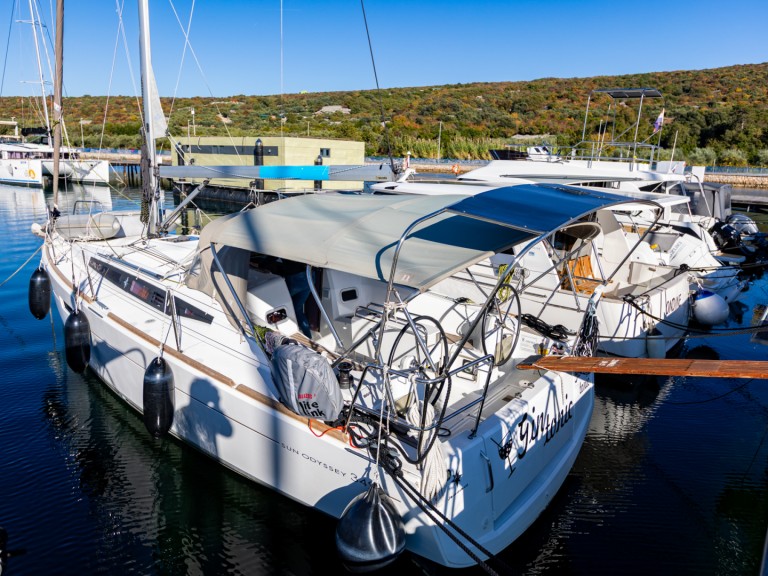 Sailboat hire in Punat - Jeanneau Sun Odyssey 349
