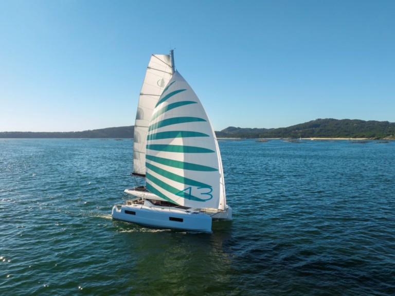 Hire Catamaran Lagoon with a boat licence