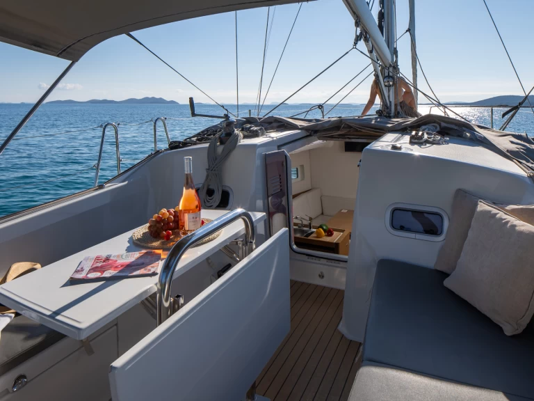 Sailboat hire in Biograd na Moru - Jeanneau Sun Odyssey 380