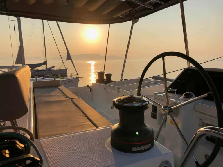 Catamaran hire in Lefkáda - Lagoon Lagoon 450 F