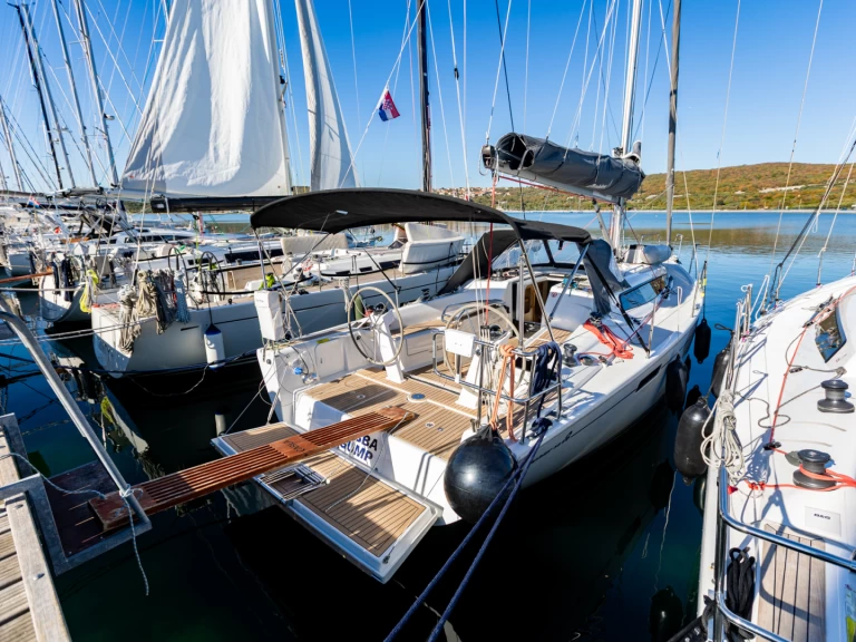 Hire a Dehler Dehler 38 SQ Punat