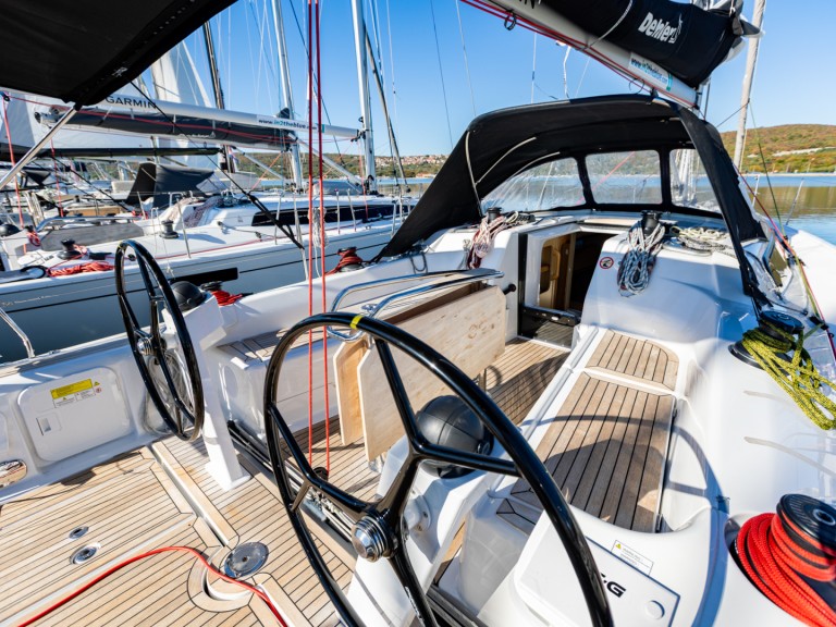 Hire Sailboat Dehler with a boat licence