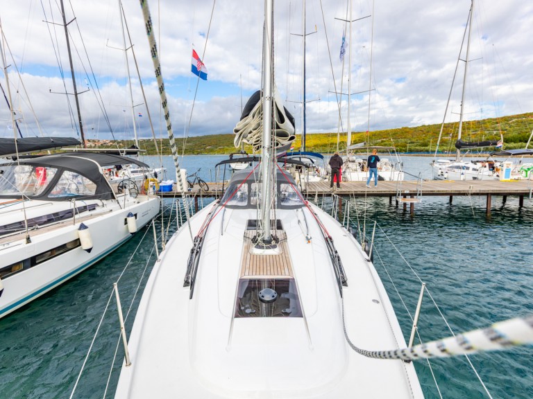 Sailboat hire in Punat - Dehler Dehler 38 SQ