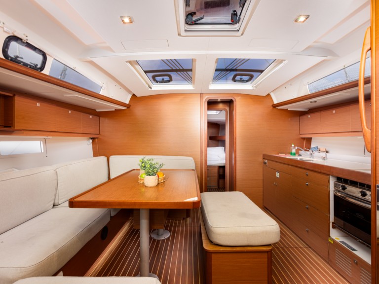 Sailboat hire in Punat - Dufour Dufour 460 Grand Large