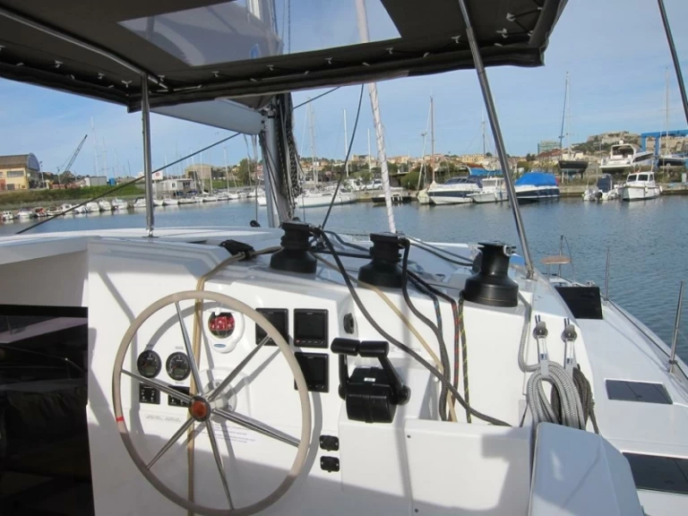Catamaran hire in Punat - Fountaine Pajot Lucia 40