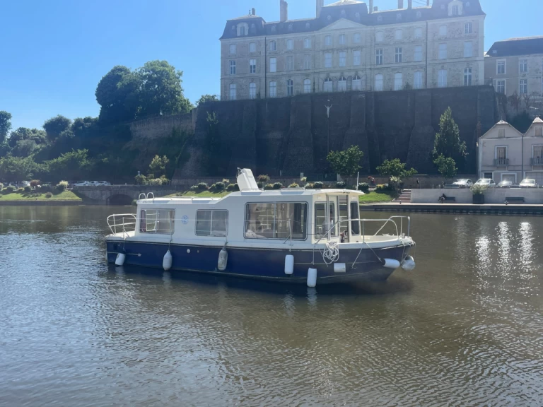 Canal boat hire in Sablé-sur-Sarthe - Jeanneau Classic Couple 2-6 p.