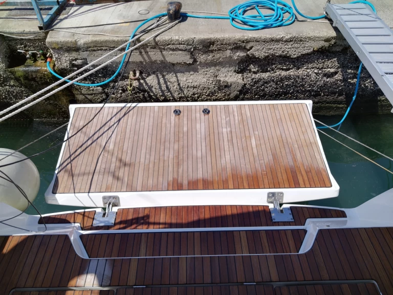 Sailboat to hire Gouvia at the best price