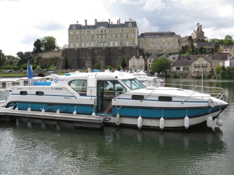 Canal boat to hire Grez-Neuville at the best price