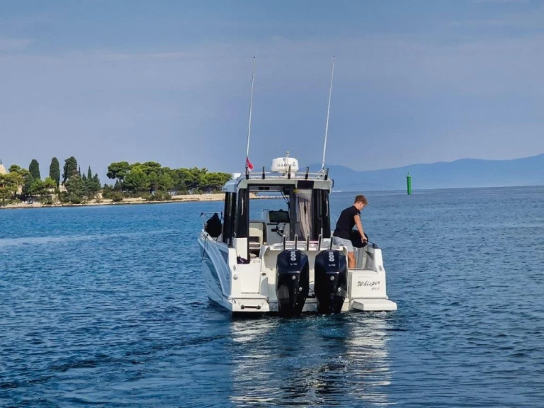 Motorboat hire in Split - Bénéteau Barracuda 8
