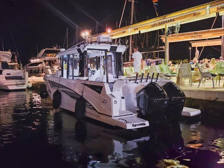 Yacht charter Split - Bénéteau Barracuda 8 on SamBoat