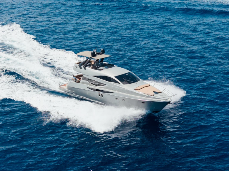 Motorboat hire in Ornos - Numarine 56ft