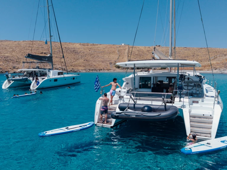 Yacht charter Ornos - Lagoon Lagoon 420 on SamBoat