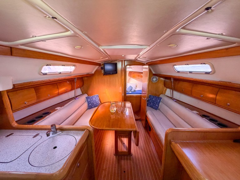 Hire Sailboat with or without skipper Bavaria Vlycho