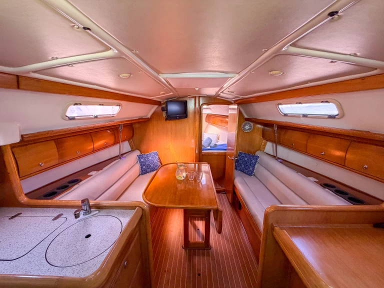 Hire Sailboat with or without skipper Bavaria Vlycho