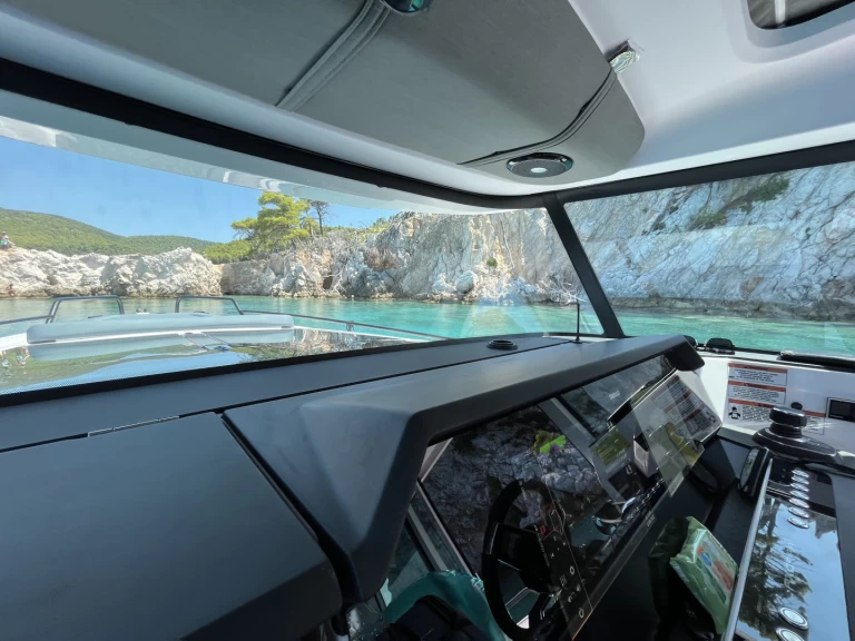 Motorboat hire in Skiathos - Axopar Axopar 37 XC Cross Cabin