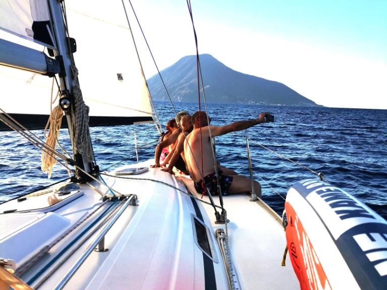 Sailboat hire in Milazzo - Bavaria Bavaria 36 Cruiser