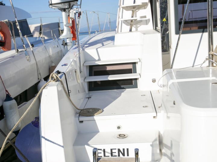 Catamaran to hire Plataniás at the best price