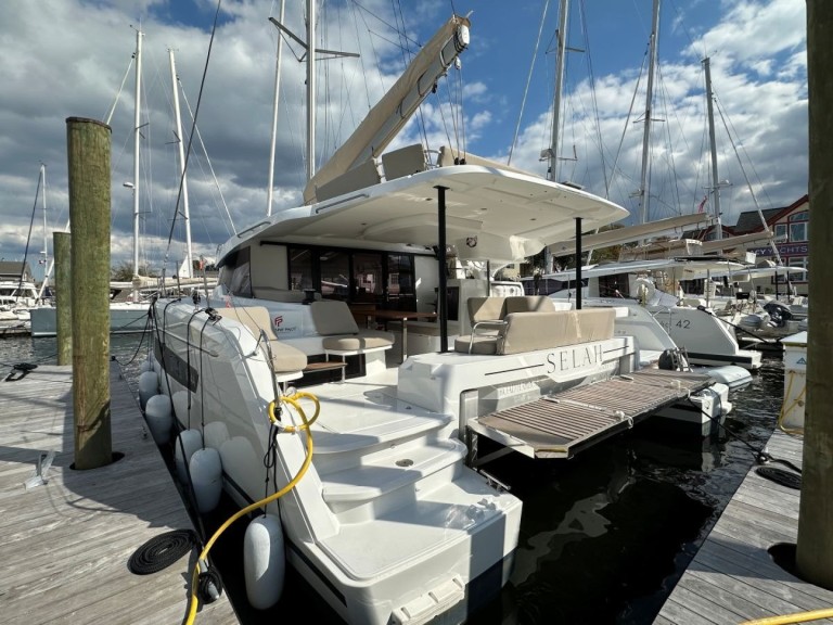 Yacht charter Road Town - Fountaine Pajot Fountaine Pajot FP 44 Maestro - 3 cab. on SamBoat
