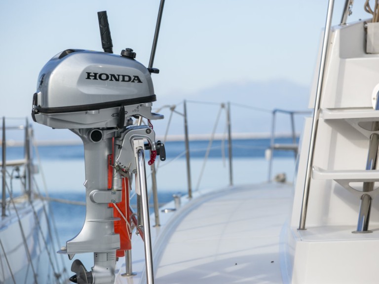 Charter a Bali Bali 4.3 in Plataniás on Samboat