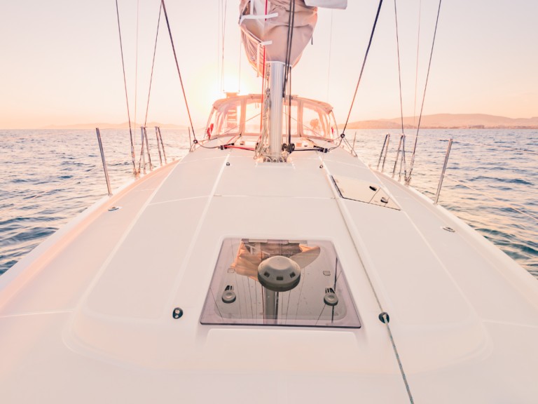 Yacht hire Lávrio cheap Sun Odyssey 410