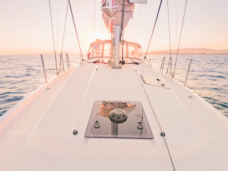 Yacht hire Lávrio cheap Sun Odyssey 410