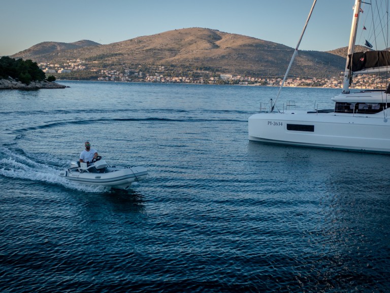 Yacht charter Seget Donji - Lagoon Lagoon 43 on SamBoat