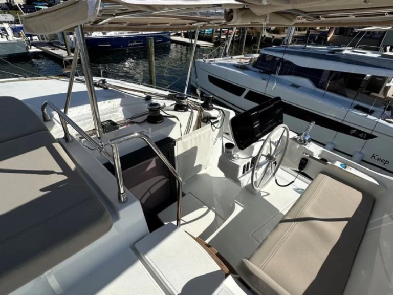 Hire a Fountaine Pajot Fountaine Pajot FP 44 Maestro - 3 cab. Road Town